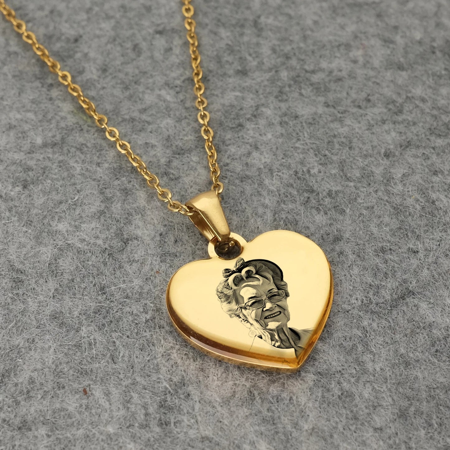 Picture Necklace Personalized for Women,Custom Photo Love Heart Projection Pendant,Customized Valentine's Day gift,gifts for mom